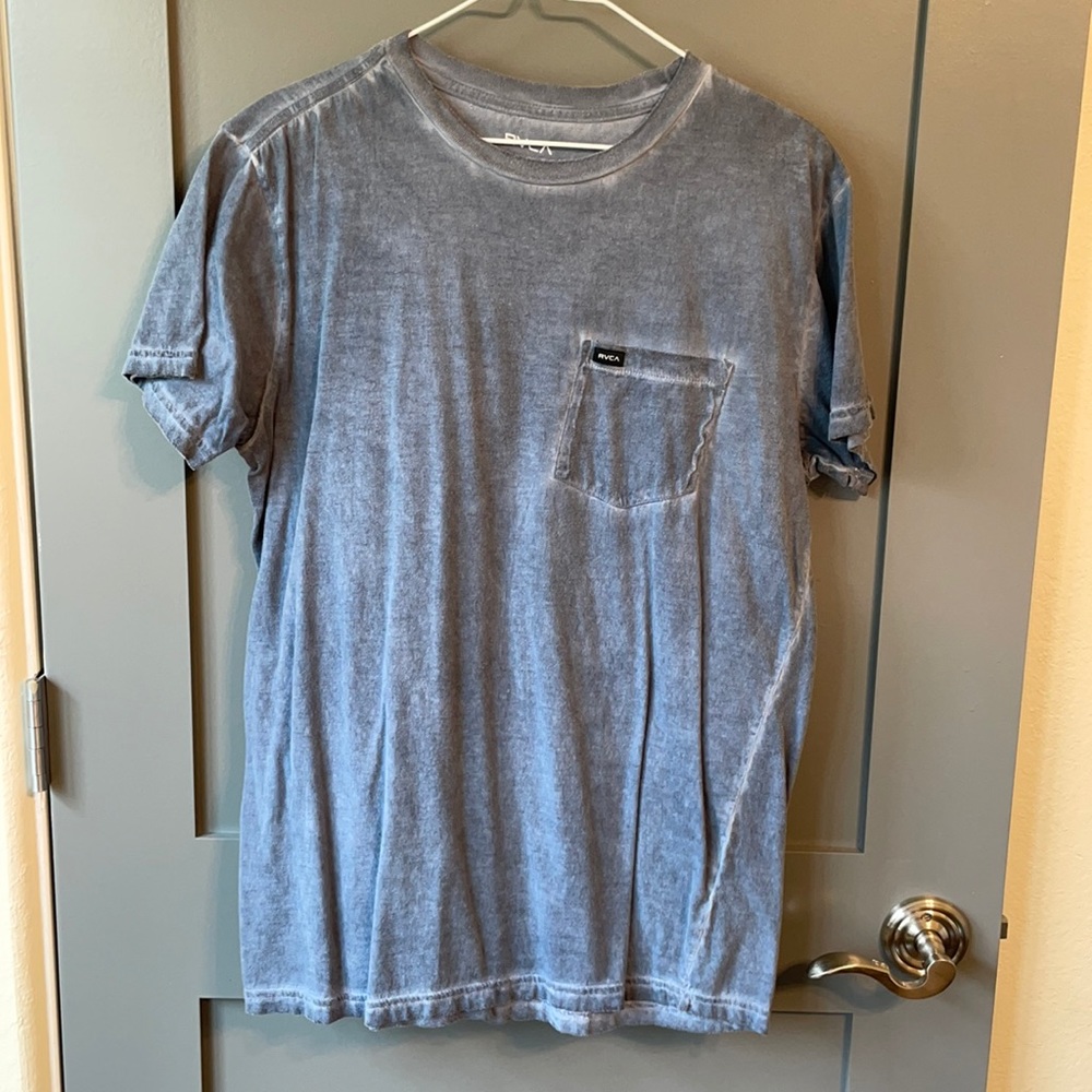 RVCA Men’s M slim fit pocket Tee